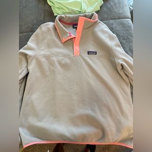 Women’s Patagonia Sweatshirt